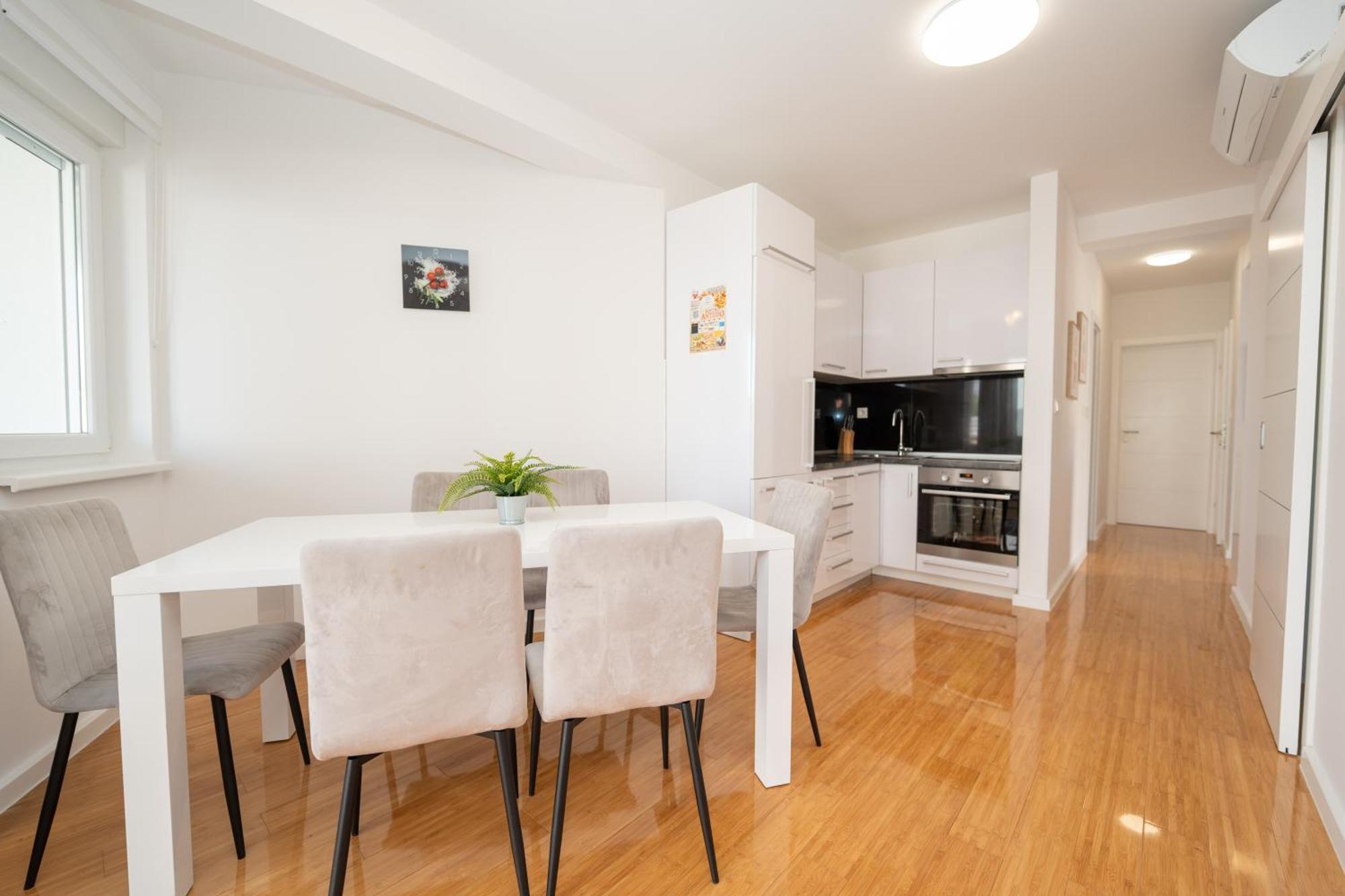 Apartment Funtastic With Private Pool ノヴァリャ エクステリア 写真